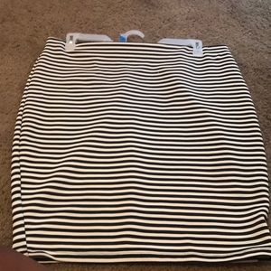 Black and white pencil skirt